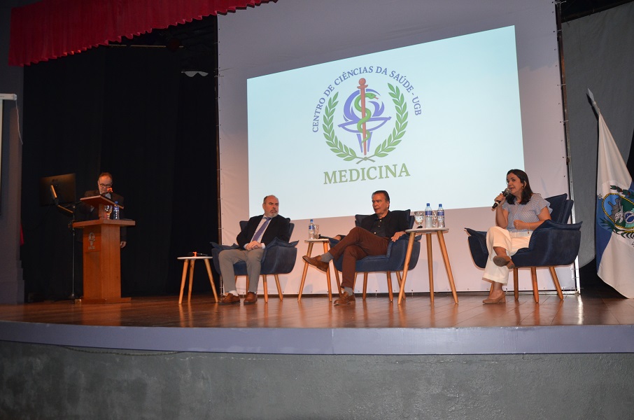 Nomes de destaque da saúde brasileira participam  da aula inaugural do curso de Medicina do UGB  